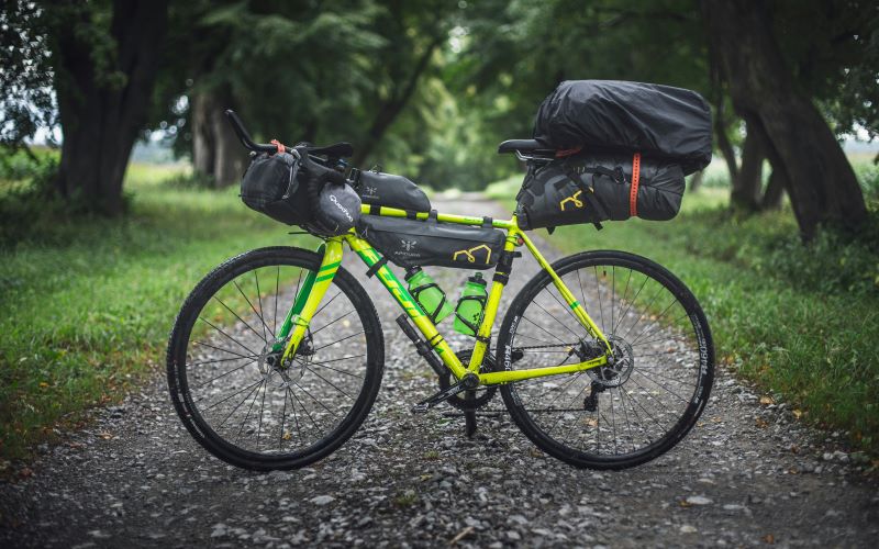 Bicycle with saddle bags